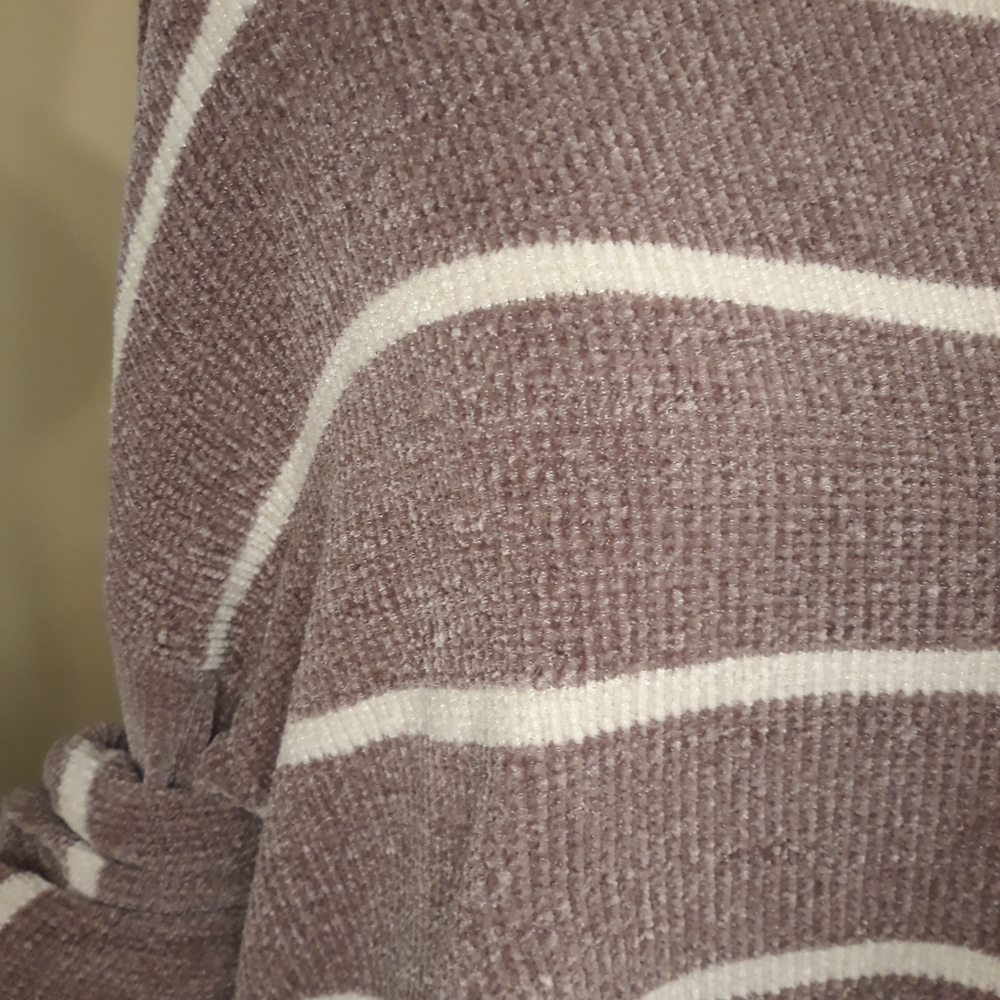 Sweater - Picture 3 of 3
